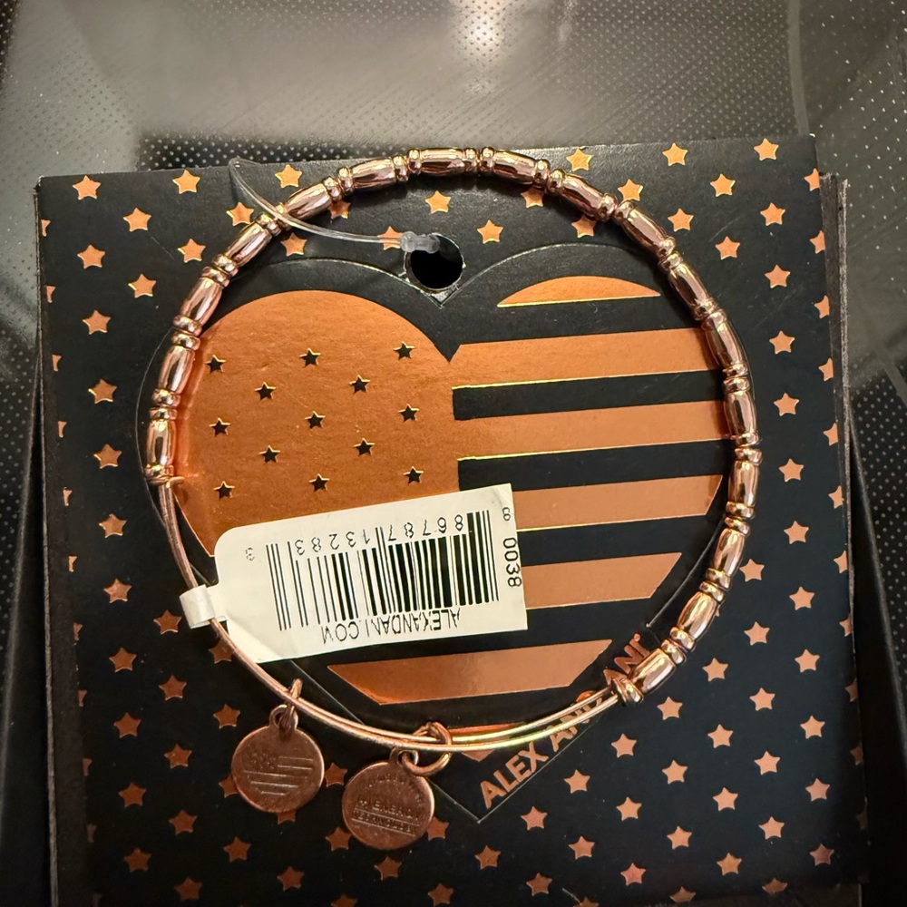 ⚡️⚡️🔥🔥  Alex and Ani Gold Heart Bracelet